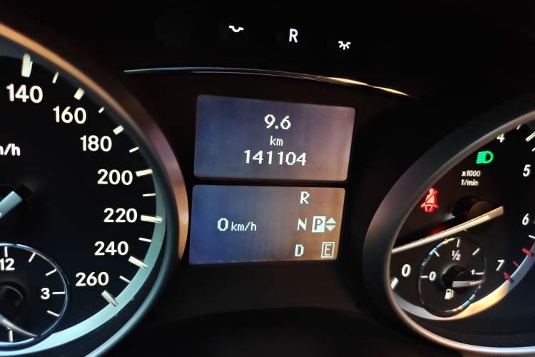 Used Mercedes-Benz R-Class 2011 R 350 L 4MATIC
