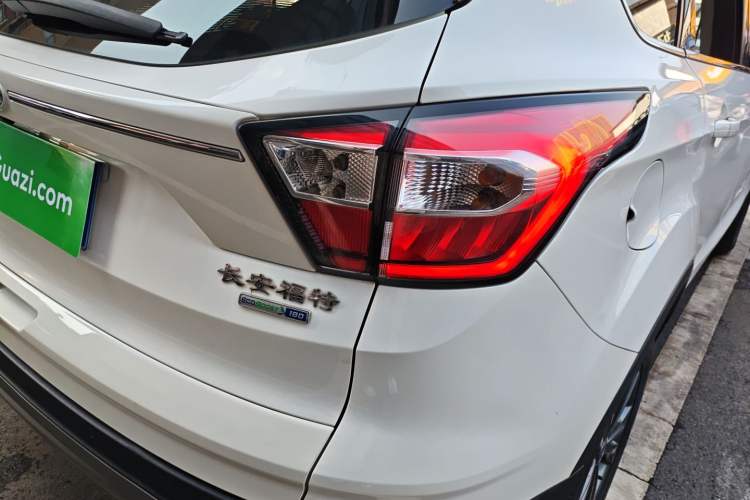 Used Ford Kuga 2019 EcoBoost 180 Two-Wheel-Drive Platinum Edition China VI Standard