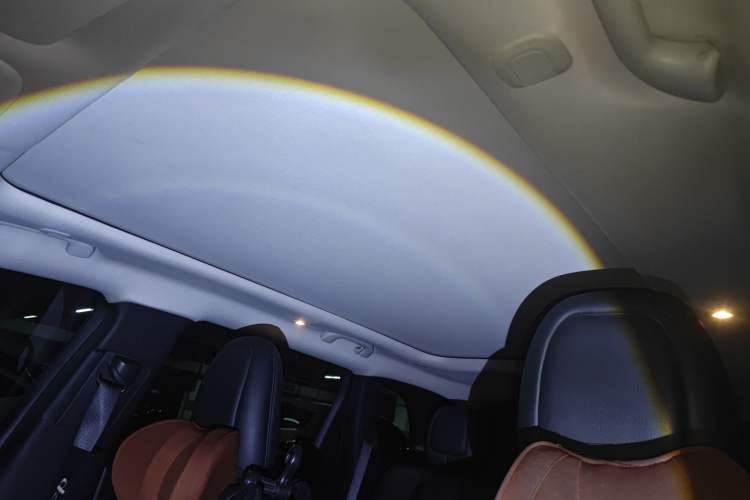 Used Jeep Cherokee 2019 2.0T Four-Wheel Drive Explorer Edition China VI Emission Standard