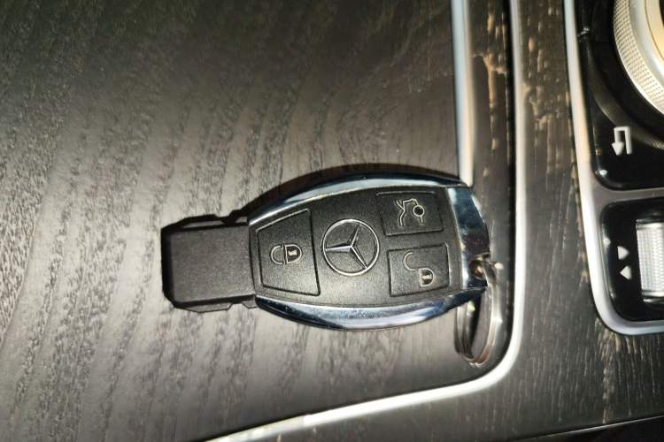 Used Mercedes-Benz C-Class 2015 C 200 station wagon