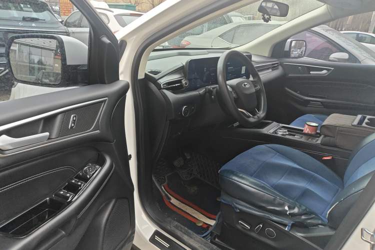 Used Ford Edge 2021 PLUS EcoBoost 245 Two-Wheel-Drive Platinum Edition 5 Seats
