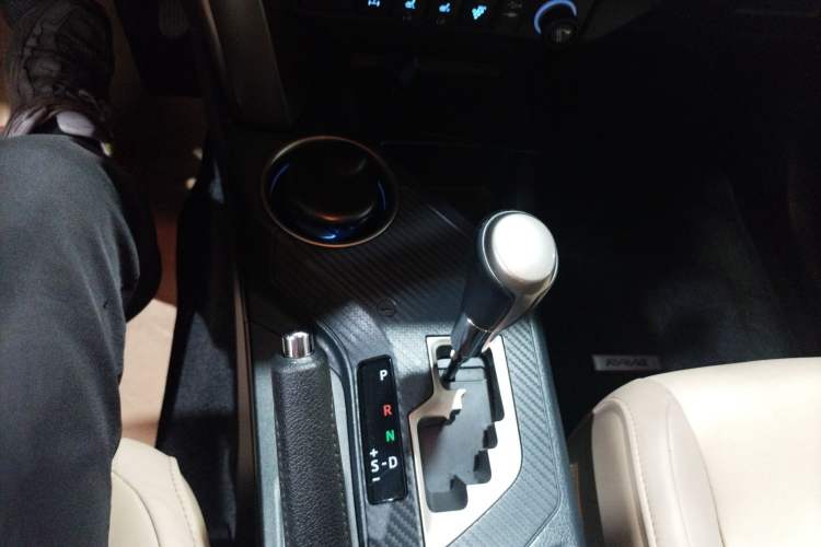 Used Toyota RAV4 2015 2.5L Automatic 4x4 Luxury Edition
