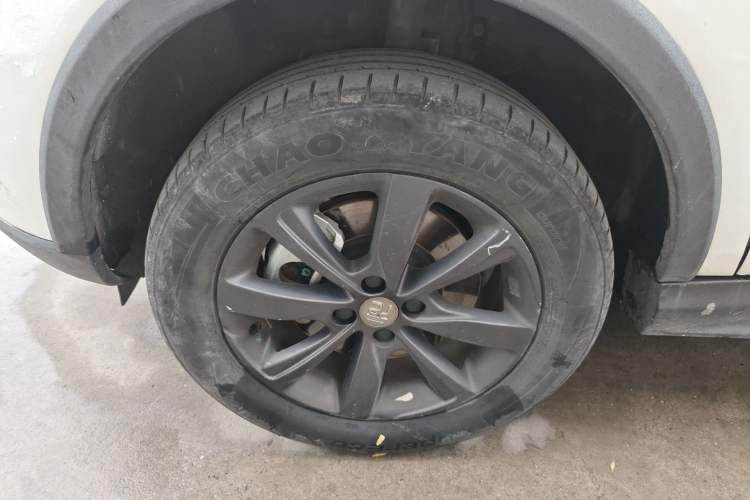 Used BYD Yuan New Energy 2018 EV360 Smart Connect Cool Edition Left Front Wheel Hub