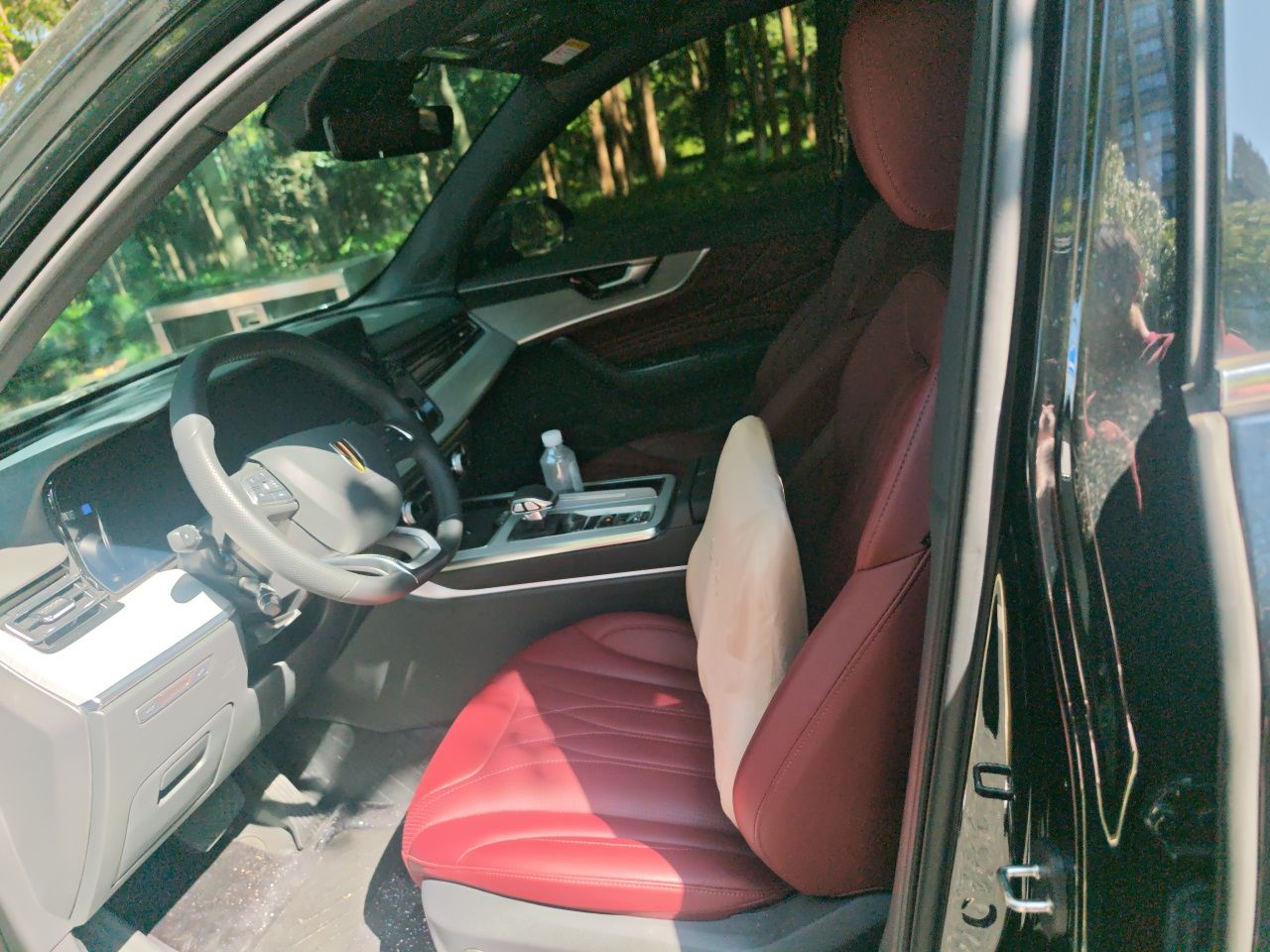 Hongqi HS5 2025 2.0T Two-Wheel-Drive Xuan Ying Edition — снимка 15