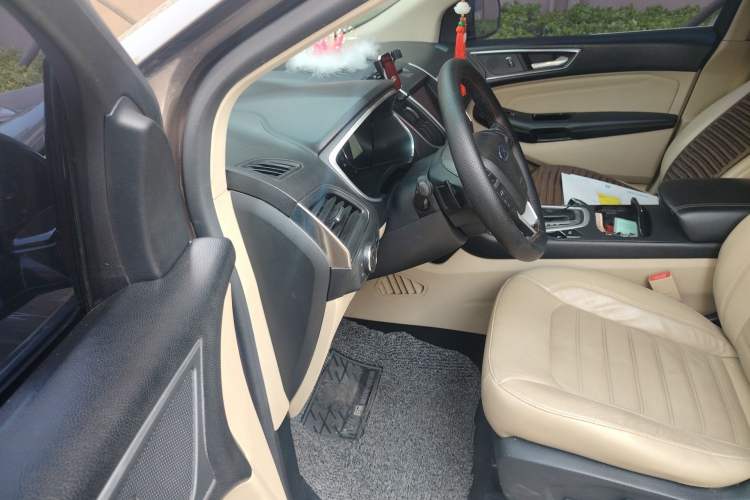 Used Ford Edge 2015 2.0T GTDi Two-Wheel-Drive High-Line Version