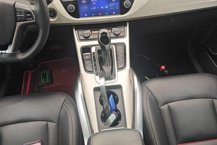 Used Geely Auto Emgrand X7 Sport 2018 1.8TD Automatic Two-Wheel Drive Smart Connect 4G Internet Edition