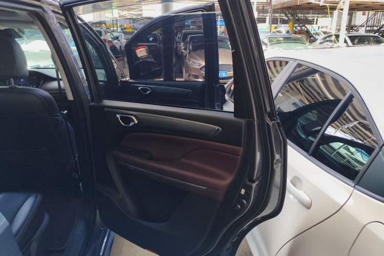 Used GAC Trumpchi M6 2021 PRO 270T DCT Luxury Edition
