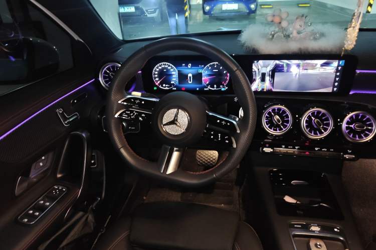 Used Mercedes-Benz A-Class 2024 Updated A 200 L Fashion Version Steering Wheel