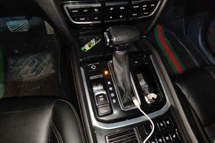 Used GAC Trumpchi GS8 2017 320T Two-Wheel Drive Luxury Smart Connectivity Version (7 Seats)
