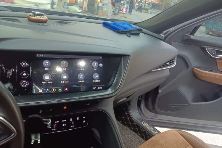 Used Buick Envision 2020 Encore S 652T Two-Wheel Drive Luxury Model
