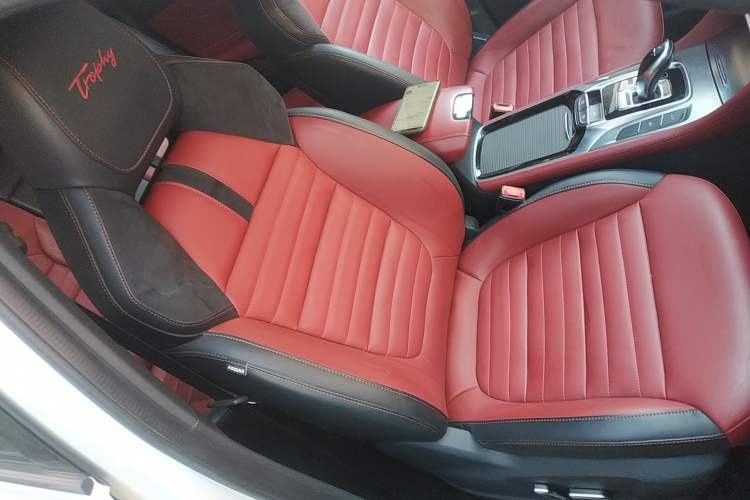 Used MG HS 2019 30T Automatic 2WD Trophy Enhanced Version China VI Standard Right Front Seat