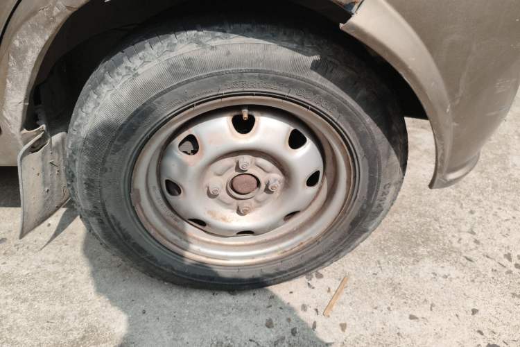 Used Dongfeng Xiaokang K17 2009 1.0L Base Version AF10-06 Right Front Wheel Hub