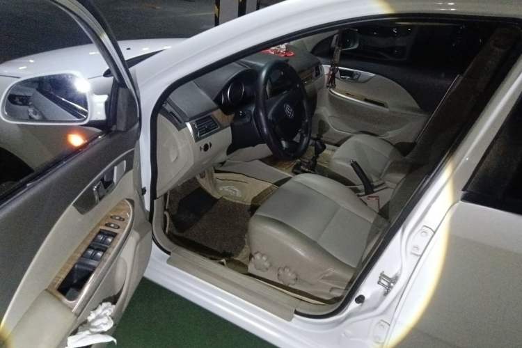 Used Buick Excelle 2015 1.5L Manual Classic Trim