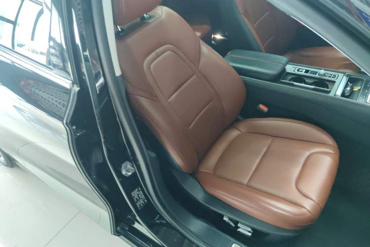 Used Lincoln Z 2022 iXiang Zunyi Edition Right Front Seat