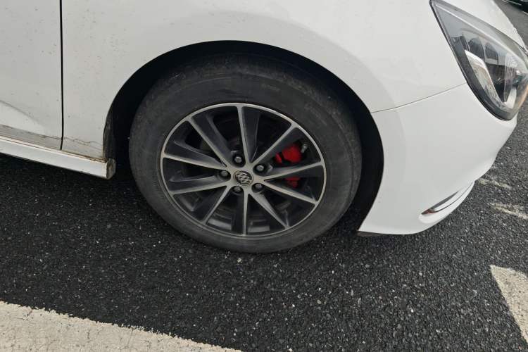 Used Buick Verano 2016 Hatchback GS 20T Dual-Clutch Passionate Sporty Model Right Front Wheel Hub