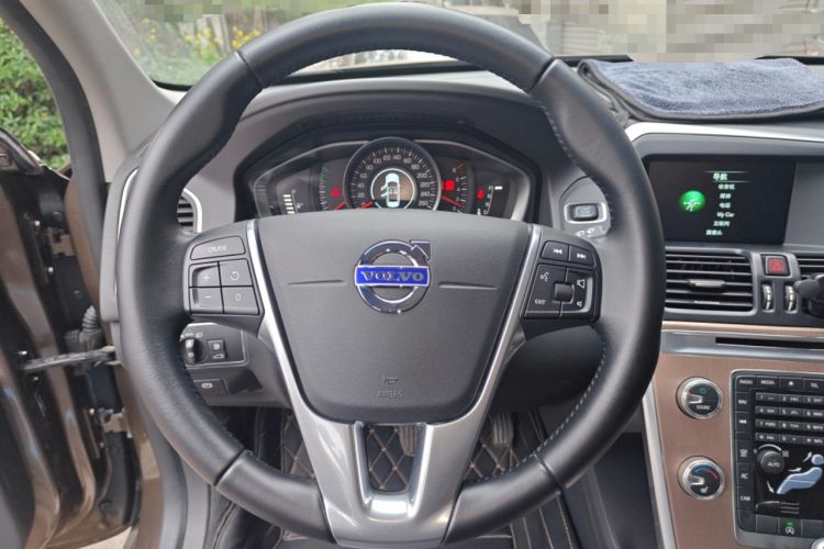 Used Volvo XC60 2017 T5 AWD Smart Upgrade Model