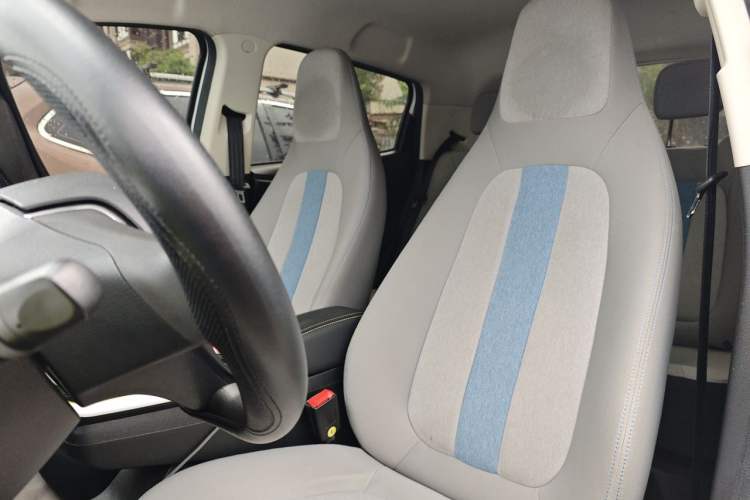 Used CHANGAN Benni E-Star 2022 Charming Edition Colorful Model Lithium Iron Phosphate
