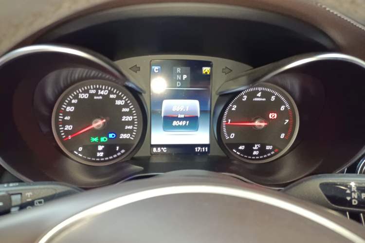 Used Mercedes-Benz GLC 2017 GLC 260 4MATIC Luxury Model