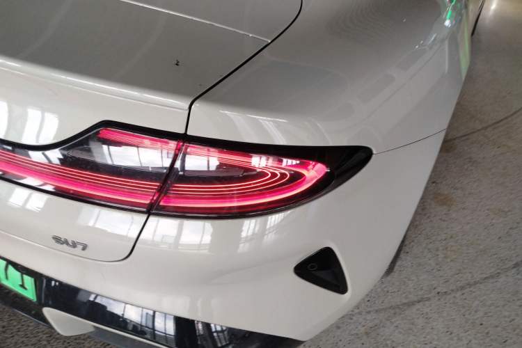 Used Xiaomi Auto SU7 2024 Rear-Drive Long-Range Intelligent Driving Version
