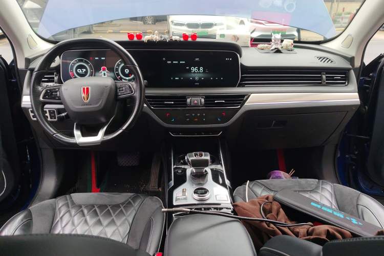 Used Hongqi HS5 2019 2.0T Smart Connect Flagship All-Wheel-Drive Version Center Console