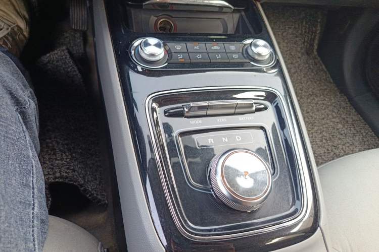 Used Roewe Ei5  Gear Lever