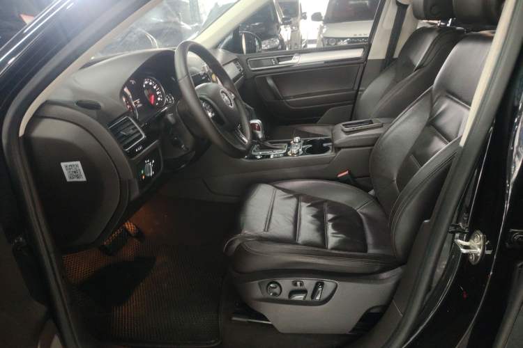 Used Volkswagen Touareg 2017 3.0 TSI Touareg Edition Left Front Seat