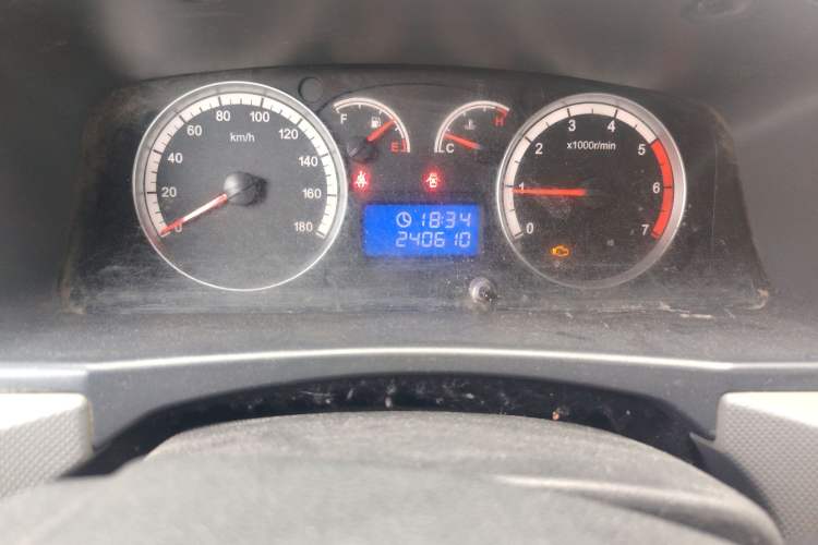 Used Foton Scenic G7 2017 2.0L Long-Wheelbase Commercial Van High Roof 6-Seater 4Q20M
