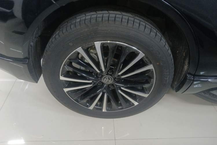 Used Toyota Venza 2022 2.0L CVT Two-Wheel Drive Prestige Edition Right Rear Wheel Hub