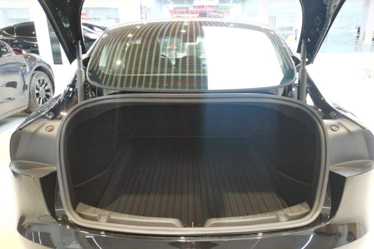 Used Tesla Model 3 2023 Long-Range All-Wheel-Drive Version