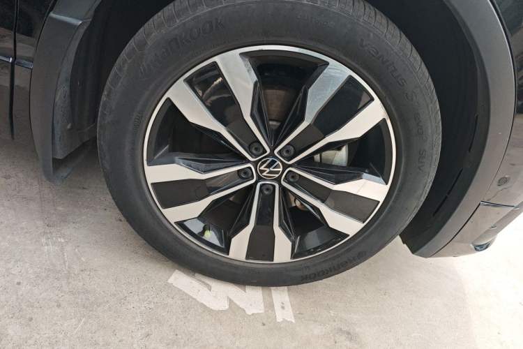 Used Volkswagen Tiguan L 2024 330TSI Automatic Two-Wheel Drive R-Line Enhanced Edition
