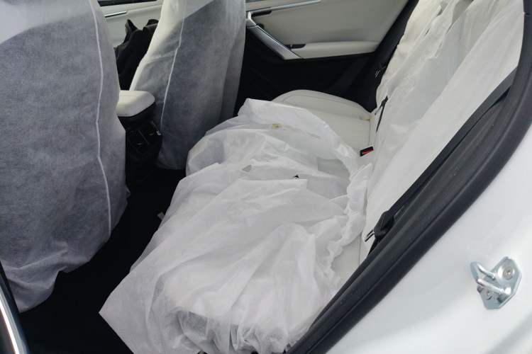 Used Geely Auto FX11 2024 2.0TD DCT Intelligent Driving Version Left Rear Seat