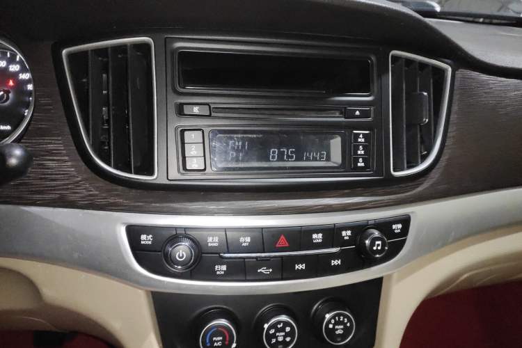 Used Baojun 730 2016 Revised 1.5L Manual Standard Version 7 Seats China V Emission Standard