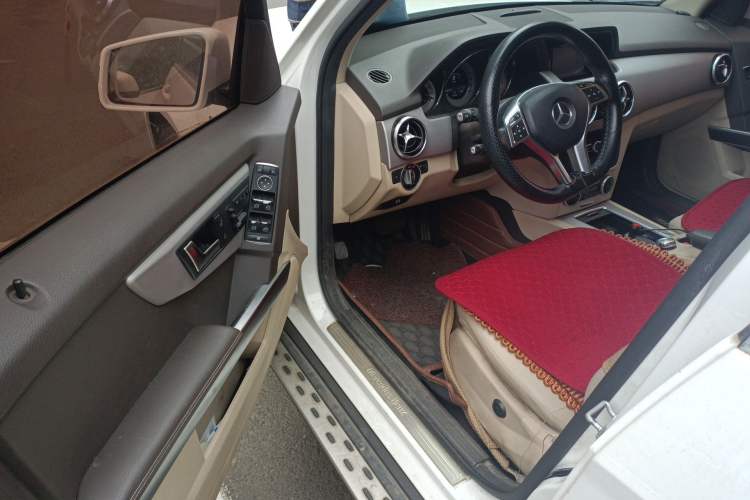 Used Mercedes-Benz GLK-Class 2015 GLK 260 4MATIC Dynamic Edition Ultimate Version
