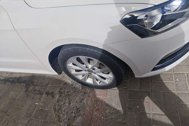 Used Volkswagen Lavida 2017 1.6L Manual Comfort Edition Right Front Wheel Hub