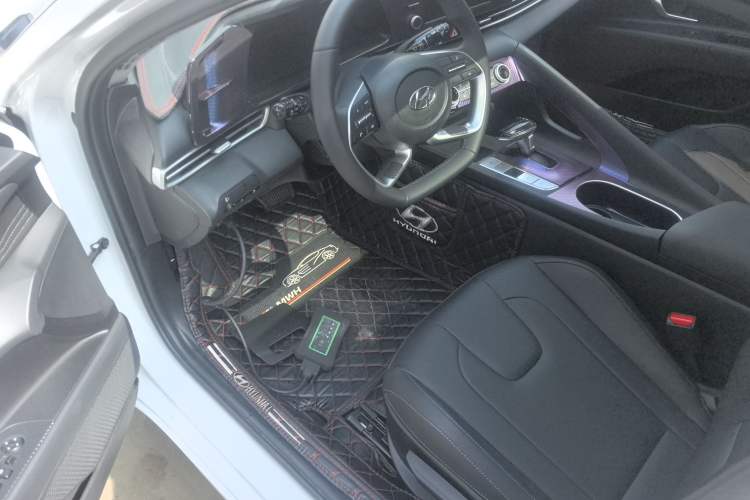 Used Hyundai Elantra 2022 1.5L CVT GLX Elite Edition Driver Seat