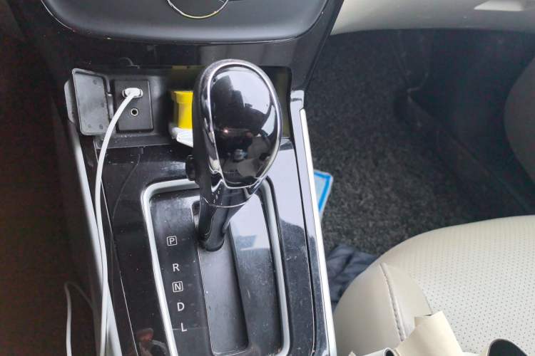 Used Nissan Sylphy 2016 1.8XV CVT Prestige Edition Gear Lever