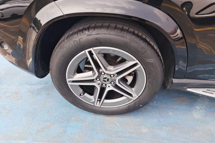 Used Mercedes-Benz GLE 2024 GLE 450 4MATIC AMG Line Right Rear Wheel Hub