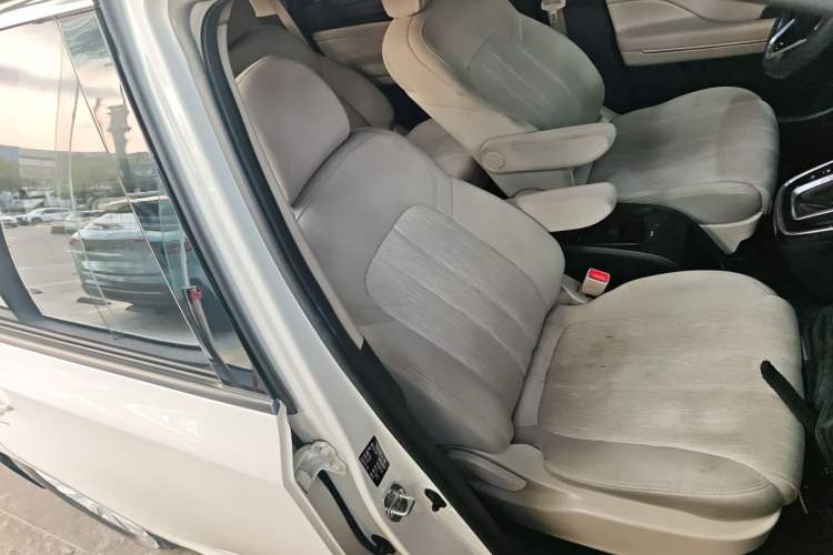 Used GAC Trumpchi M6 2021 270T DCT Elite Edition (7-seater) Right Front Seat