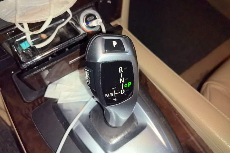 Used BMW 5 Series 2010 520Li Leading Model
