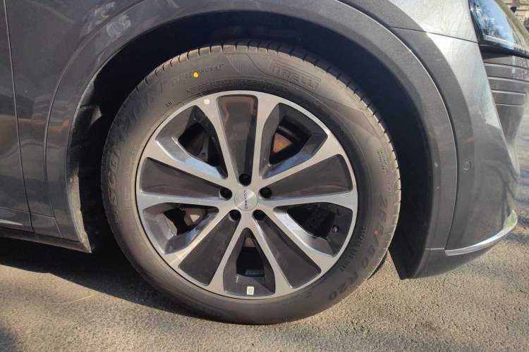 Used Hima Luxeed R7 2024 All-Electric 802 km Max
