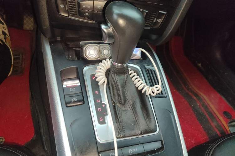 Used Audi A4L 2012 2.0 TFSI automatic standard version