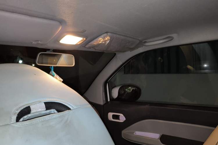 Used Chery QQ Ice Cream 2022 170km Sundae Phosphate Lithium-Ion