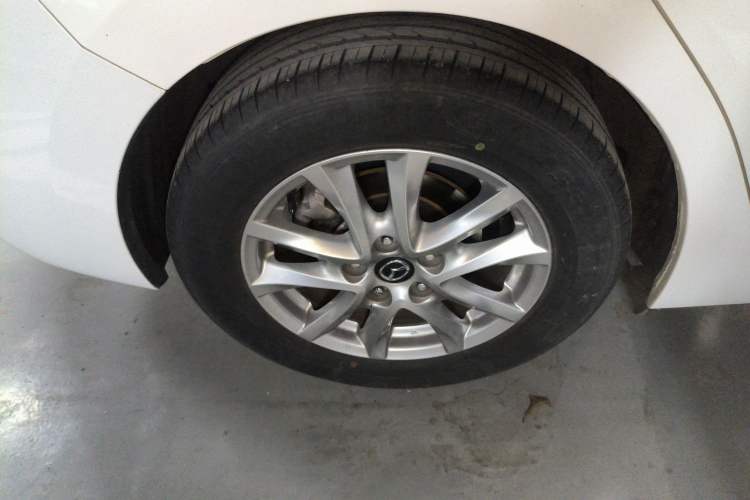 Used Mazda 3 Axela 2017 Sedan 1.5L Automatic Comfort Model Emission Standard China V
