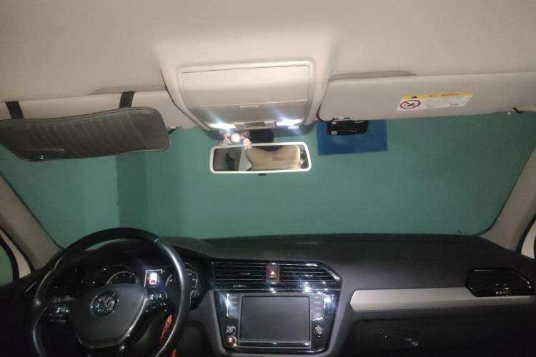 Used Volkswagen Tiguan L 2017 330TSI Automatic Two-Wheel Drive Comfort Edition Headliner