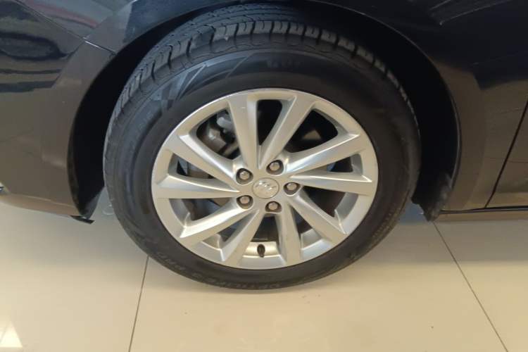 Used Buick Verano 2018 Sedan 15S Automatic Entry Model Left Front Wheel Hub
