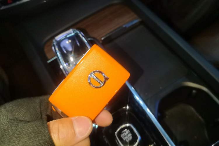 Used Volvo XC60 2023 B5 4x4 Smart Luxury Edition Vehicle Key