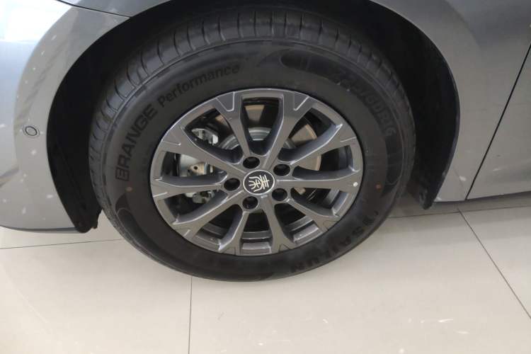 Used BYD Qin L 2025 DM-i Smart Drive 80KM Leading Model
