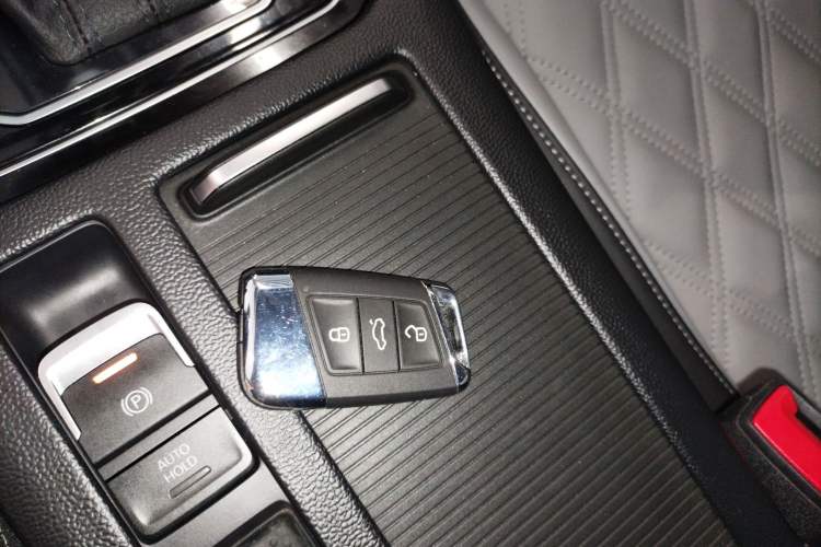 Used Volkswagen Magotan 2023 2 Million Units Limited Edition 330TSI DSG Leading Version