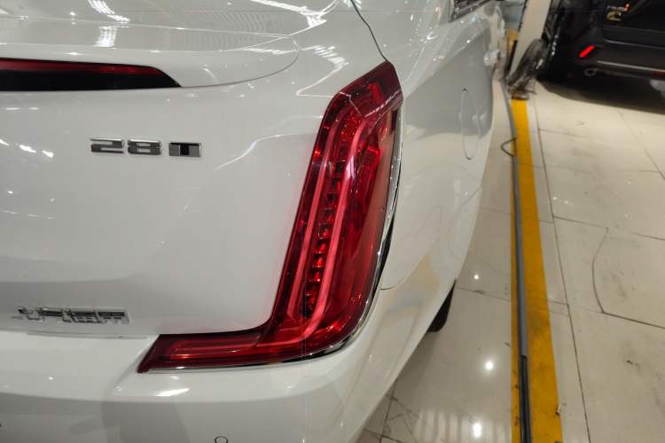 Used Cadillac XTS 2018 28T Elite Edition Right Rear Taillight