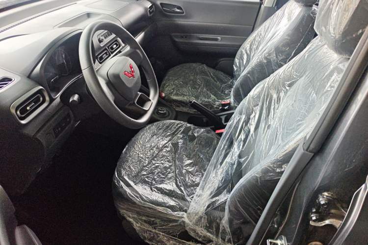 Used Wuling Hongguang New Energy 2024 All-Electric Model 300KM Practical Version Left Front Seat